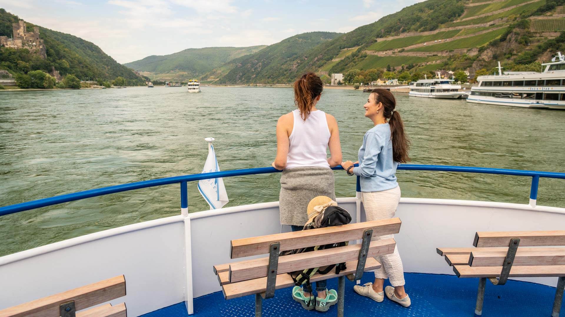 ></center></p><h2>Boat tour offers</h2><p>Rocks of world renown full of myth. This boat tour has a big heart for romantics and makes the fairytale Rhine a reality. Steep vineyards, winding villages, fortified castles and the Loreley as a symbol of legends full of passion. From Bingen to St. Goar - from the tender spring to the golden autumn.</p><p>Duration: 3-4 hours Period: April - October</p><p>Bingen-Rüdesheimer Cologne-Düsseldorf</p><p>from 26 Euro per person round trip Discounts and other scales according to group size</p><p>Get on board and experience the proud witnesses of a past full of adventure and castle magic. Learn more about the 